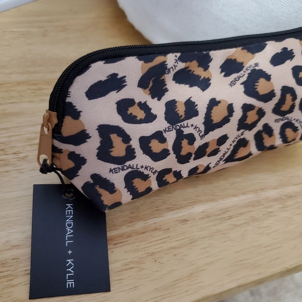 Kendall + Kylie Cheetah Animal Makeup Accessory Cosmetic Bag Pouch with Zipper - Picture 2 of 6